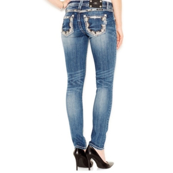 SOLD OUT!!  Miss Me Daisy Chain Skinnies - Picture 2 of 4